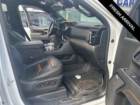 Used 2024 GMC Sierra 2500 AT4 w/ Technology Package AWD/4WD image 9