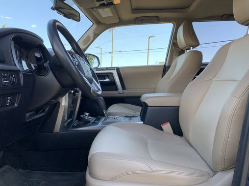 Used 2016 Toyota 4Runner SR5 AWD/4WD image 16