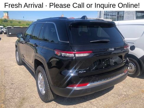 Used 2023 Jeep Grand Cherokee Laredo AWD/4WD image 3