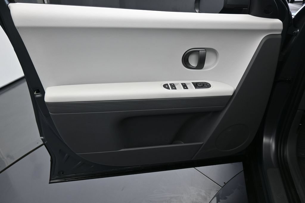 Used 2025 Hyundai Ioniq 5 SEL RWD image 13