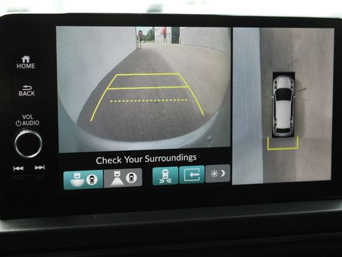 Used 2025 Honda Pilot TrailSport image 43