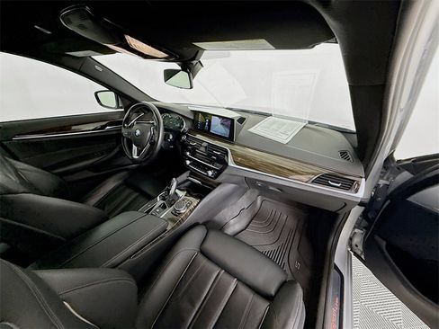 Used 2018 BMW 530i xDrive image 30