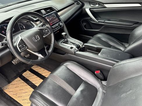 Used 2019 Honda Civic Touring image 4