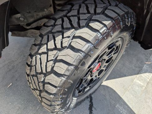 Used 2019 Toyota Tacoma TRD Sport w/ Technology Package RWD image 21
