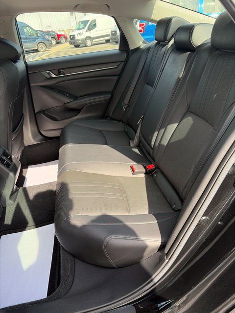 Used 2020 Honda Accord Touring image 19