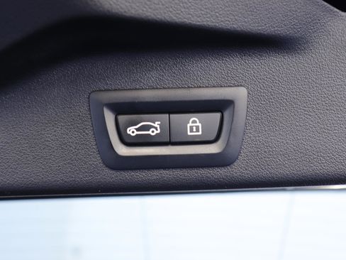 Used 2022 BMW X5 xDrive40i w/ M Sport Package image 17