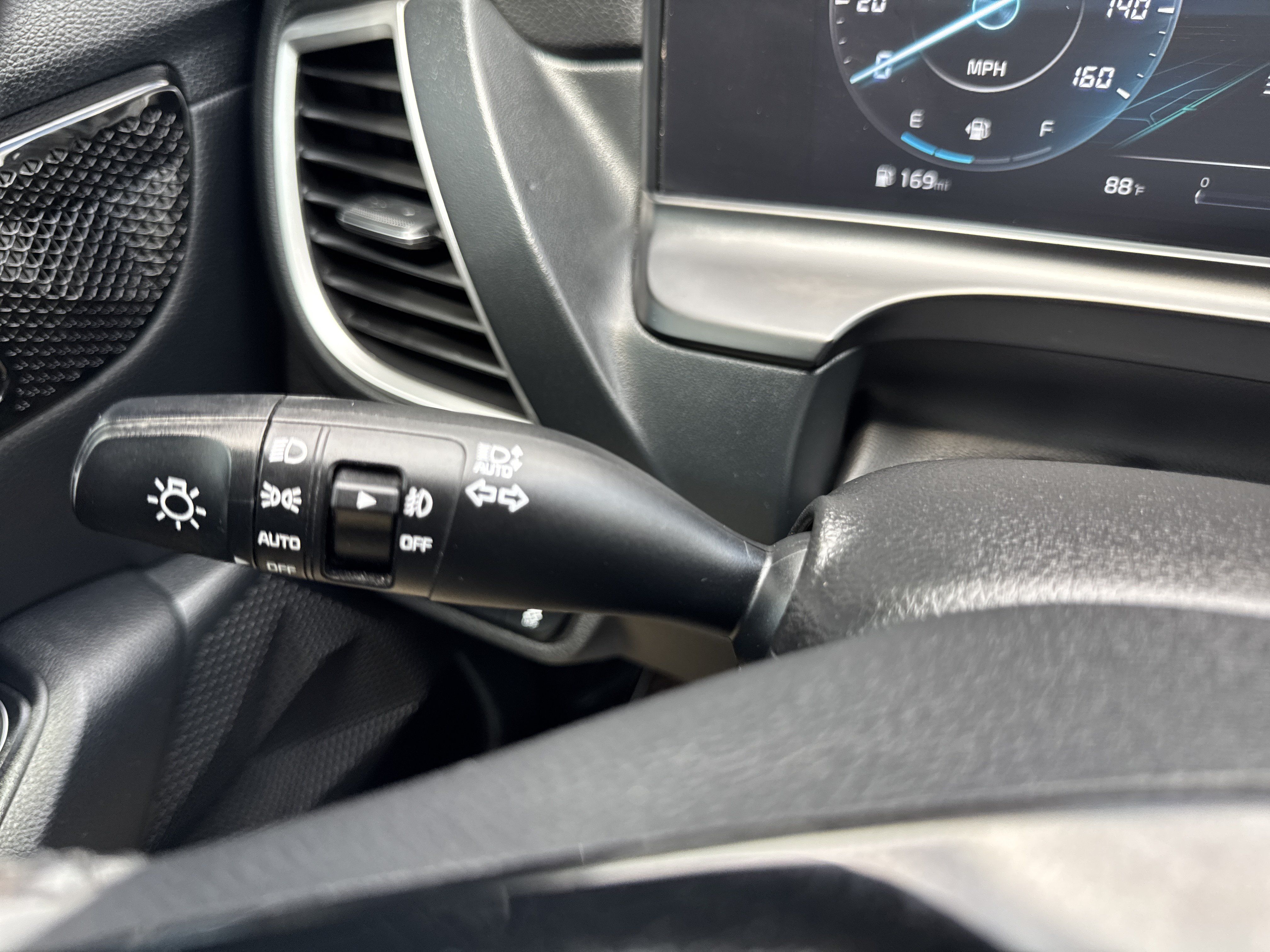 Used 2024 Kia Seltos EX FWD image 29