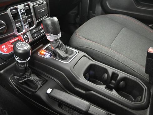 Used 2024 Jeep Wrangler Unlimited Rubicon w/ Dual Top Group AWD/4WD image 31