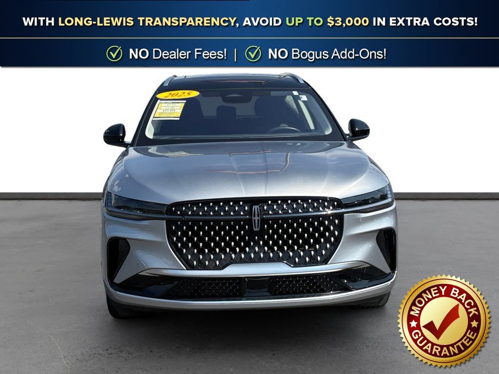 Used 2025 Lincoln Nautilus Reserve AWD/4WD image 11
