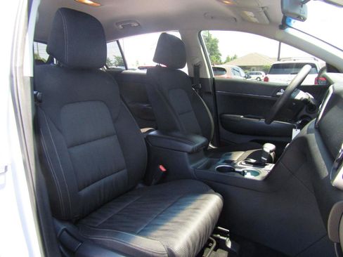 Used 2017 Kia Sportage LX FWD image 24