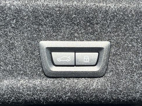 New 2026 BMW 330i Sedan w/ Premium Package image 28