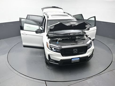 Certified 2024 Honda Passport Black Edition image 53