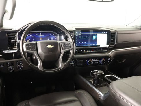 Used 2024 Chevrolet Silverado 1500 LTZ AWD/4WD image 2