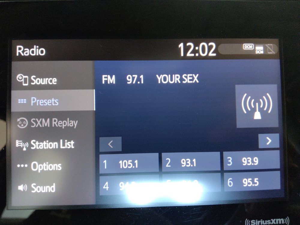 Used 2022 Toyota Camry SE FWD image 25