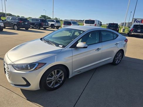Used 2018 Hyundai Elantra SEL FWD image 3