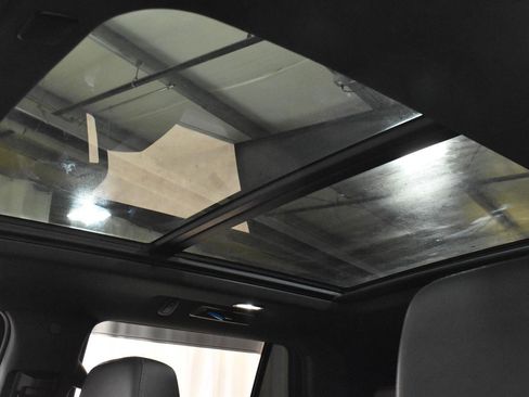 Used 2022 Chevrolet Tahoe LT w/ LT Signature Package image 5