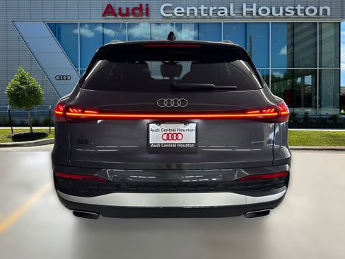 Certified 2025 Audi Q5 Prestige image 10