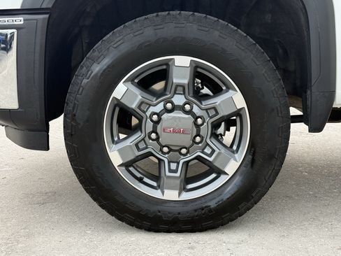 Used 2025 GMC Sierra 2500 SLT AWD/4WD image 11