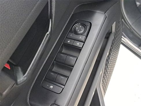 Used 2025 Toyota Tacoma SR image 22