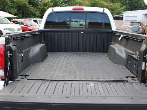 Used 2019 Toyota Tacoma SR w/ SR Convenience Package image 13