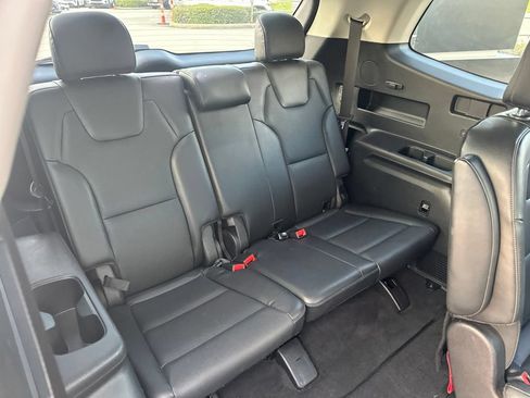 Used 2025 Kia Telluride S FWD image 35