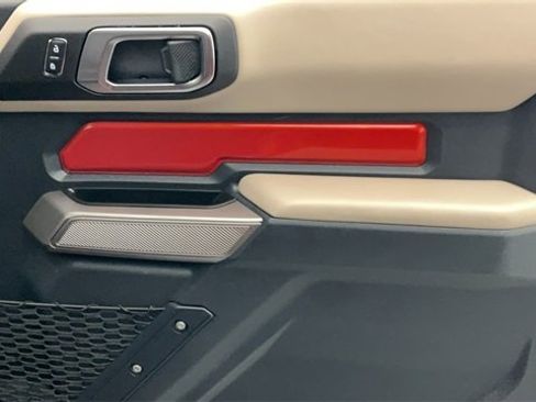 Used 2023 Ford Bronco Wildtrak image 24