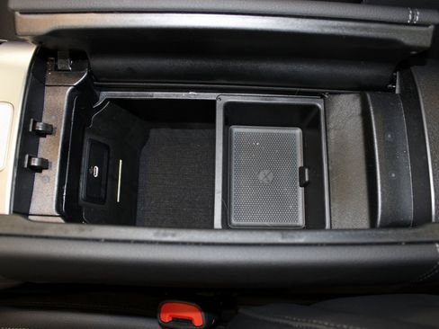 Certified 2025 Mercedes-Benz GLC 300 4MATIC image 27