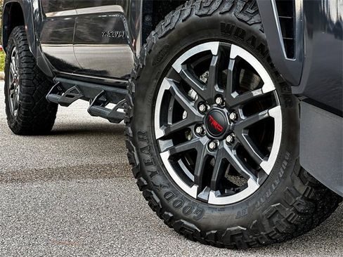 Certified 2025 Toyota Tacoma TRD Off-Road image 2