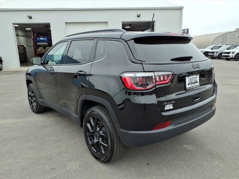 Used 2025 Jeep Compass Latitude w/ Altitude Special Edition image 4