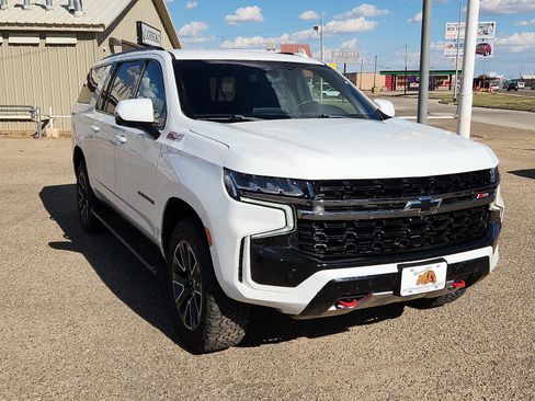 Used 2021 Chevrolet Suburban Z71 w/ Luxury Package image 6