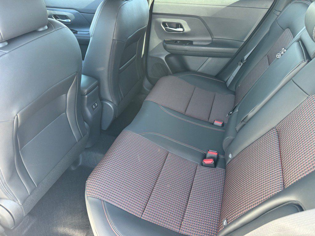 New 2027 Nissan Kicks SR FWD image 25