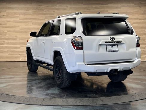 Used 2023 Toyota 4Runner SR5 Premium w/ Moonroof Package RWD image 10