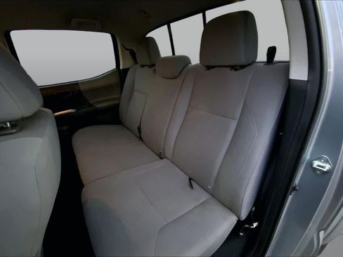 Used 2019 Toyota Tacoma SR5 RWD image 18