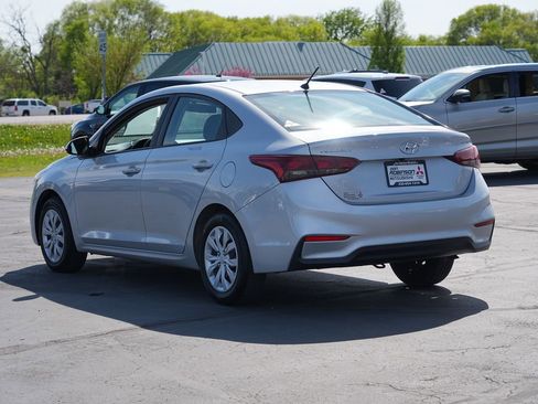 Used 2021 Hyundai Accent SE FWD image 5
