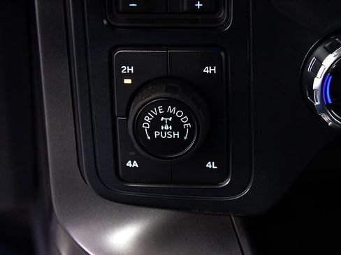 New 2025 Ford F150 Lariat w/ Equipment Group 502A High image 31