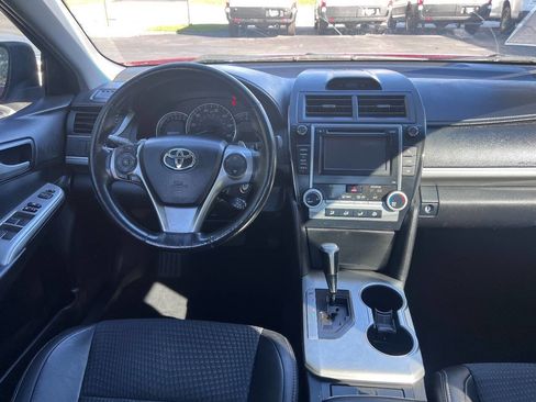 Used 2013 Toyota Camry SE image 9
