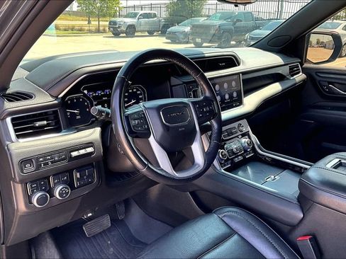 Used 2021 GMC Yukon Denali w/ Denali Premium Package AWD/4WD image 15