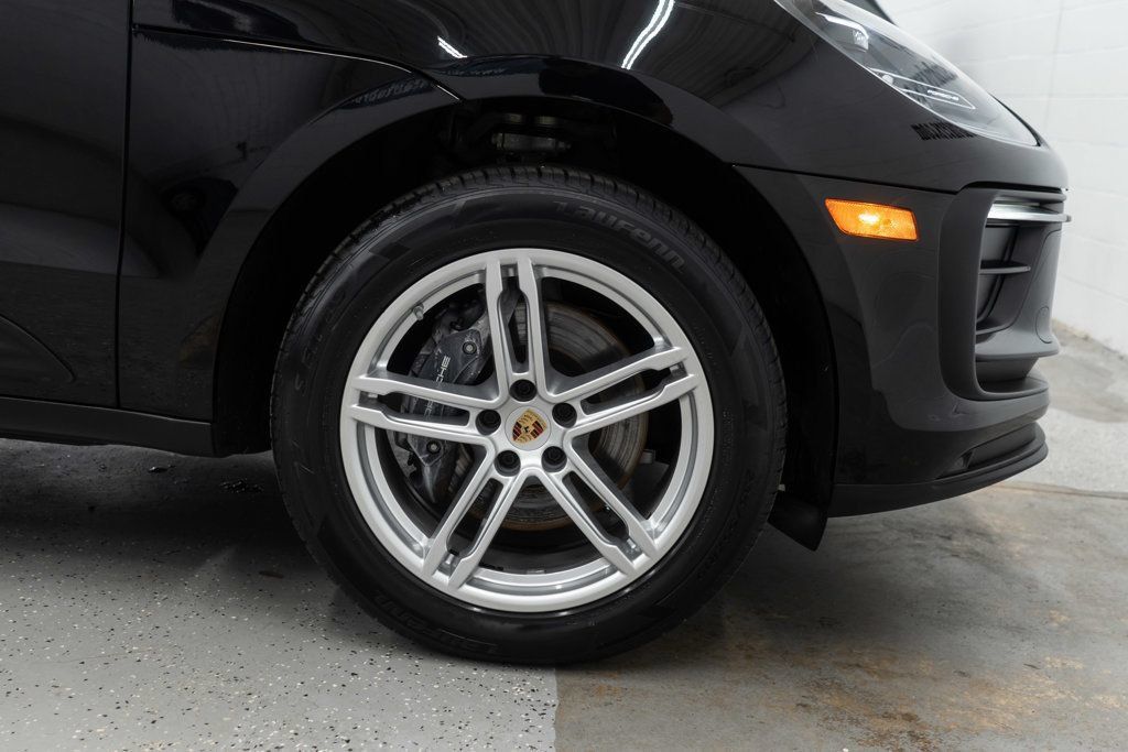 Used 2024 Porsche Macan AWD/4WD image 36