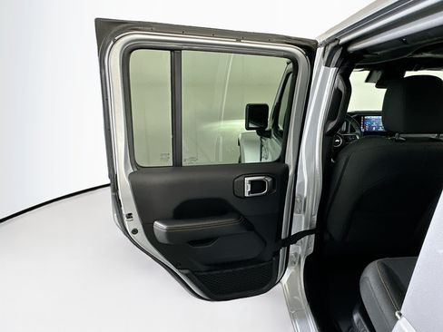 Used 2024 Jeep Wrangler Unlimited Sahara AWD/4WD image 25