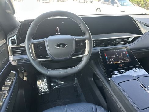 Certified 2026 INFINITI QX80 4WD w/ Sport Exterior Package image 19