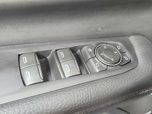 Used 2025 GMC Yukon Denali AWD/4WD image 41
