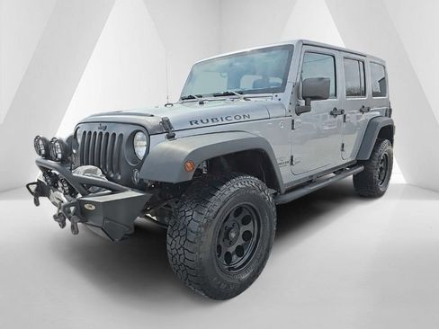 Used 2015 Jeep Wrangler Unlimited Rubicon image 3