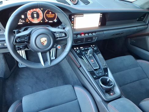 Certified 2025 Porsche 911 Carrera GTS image 26