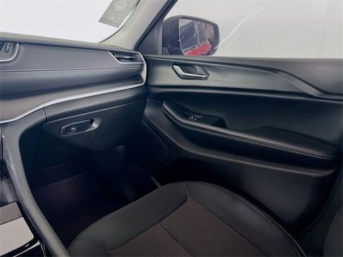 Used 2023 Jeep Grand Cherokee Laredo image 20