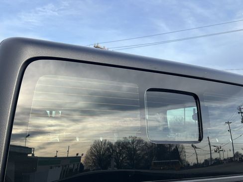 Used 2023 Jeep Gladiator Sport w/ Off Road Group image 23