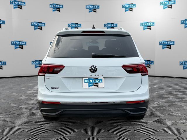 Used 2022 Volkswagen Tiguan SE FWD image 4
