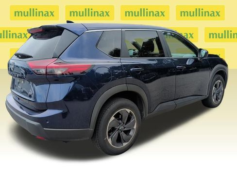 Used 2024 Nissan Rogue SV FWD image 4