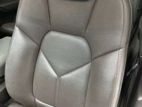 Used 2018 Porsche Cayenne Platinum Edition image 36