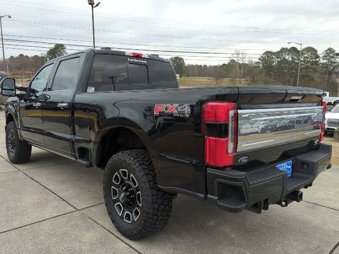 Used 2024 Ford F350 Platinum w/ FX4 Off-Road Package image 5