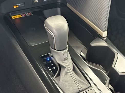 Used 2025 Toyota Camry SE FWD image 25